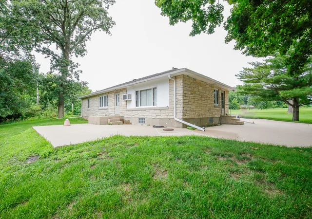 Homes for sale in Dixon, IL | 1742 Wolverine Rd, Dixon, IL 61021 | MLS# 12699826
