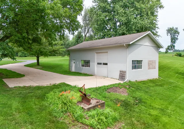 Homes for sale in Dixon, IL | 1742 Wolverine Rd, Dixon, IL 61021 | MLS# 12699826