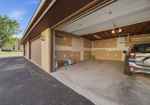Homes for sale in Orland Park, IL | 15128 Evergreen Dr #3A, Orland Park, IL 60462 | MLS# 12699847