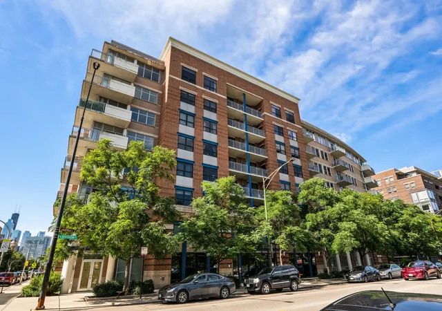 Homes for sale in Chicago, IL | 511 W Division St #706, Chicago, IL 60610 | MLS# 12699848