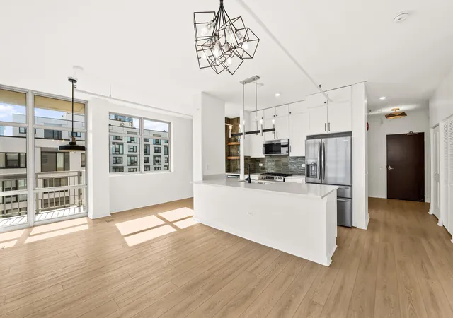Homes for sale in Chicago, IL | 511 W Division St, Chicago, IL 60610
