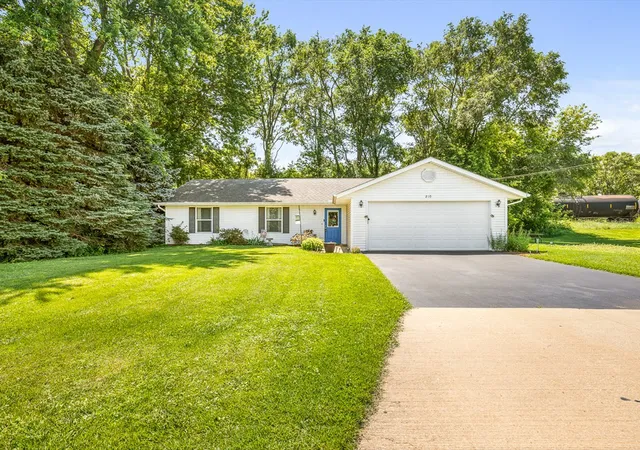 Homes for sale in Davis Junction, IL | 210 W Pacific St, Davis Junction, IL 61020 | MLS# 12699855