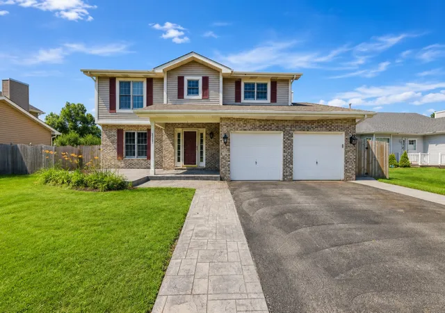 Homes for sale in Joliet, IL | 3607 Hennepin Dr, Joliet, IL 60431 | MLS# 12699856