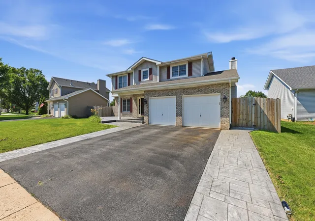 Homes for sale in Joliet, IL | 3607 Hennepin Dr, Joliet, IL 60431 | MLS# 12699856
