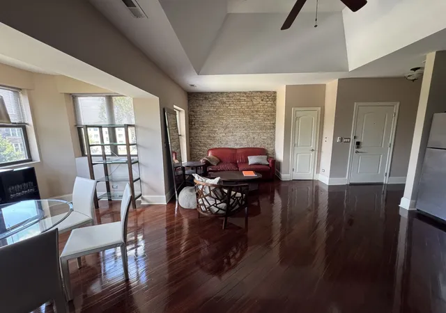 Homes for sale in Chicago, IL | 4819 S Prairie Ave, Chicago, IL 60615