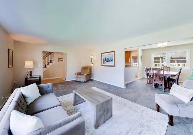 4th image of 2505 E Mayfair Rd, Arlington Heights, IL 60004 | MLS# 12699885