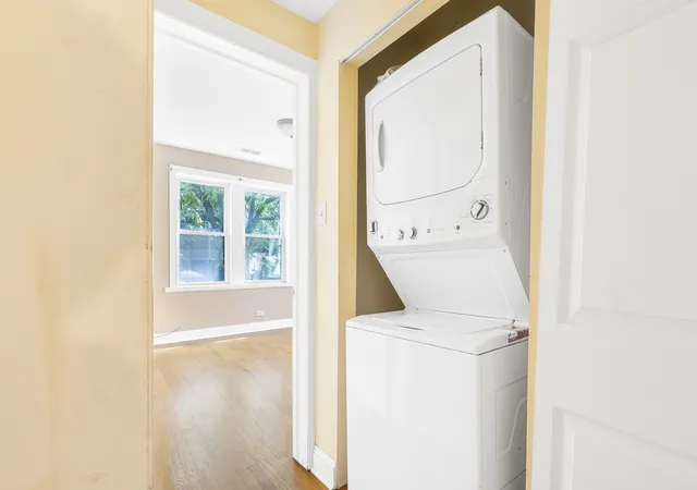Homes for sale in Chicago, IL | 1747 W Pratt Blvd #1, Chicago, IL 60626 | MLS# 12699900