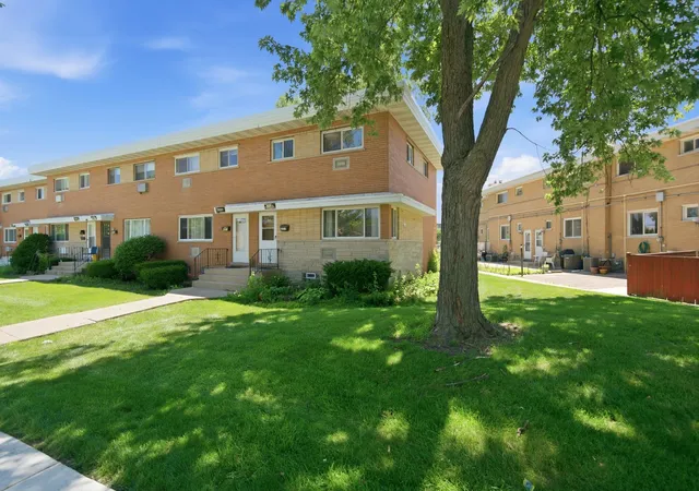 Photo 2 of Townhouse for sale at 8663 Gregory Ln, Des Plaines, IL 60016 | MLS# 12699905 | Listing updated on 2026-09-24