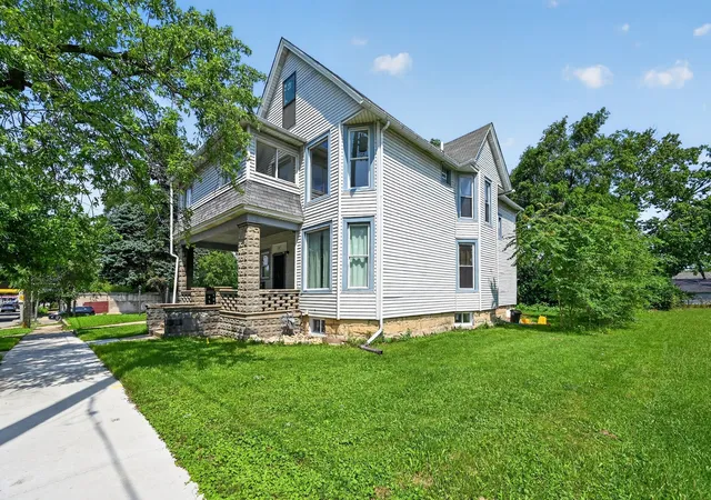 Homes for sale in Joliet, IL | 107 4th Ave, Joliet, IL 60433 | MLS# 12699910