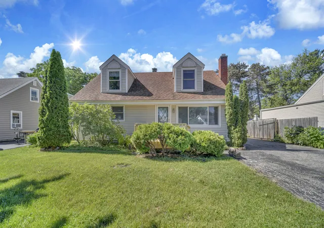 Homes for sale in Grayslake, IL | 18843 W Deerpath Rd, Grayslake, IL 60030 | MLS# 12699912