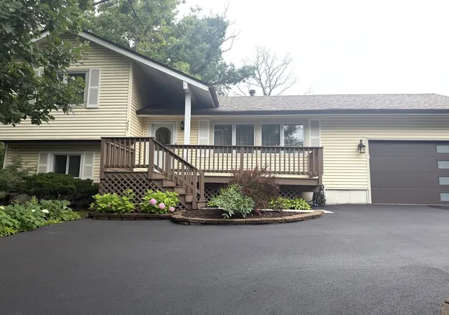 Homes for sale in Lake Bluff, IL | 209 Rivers Dr, Lake Bluff, IL 60044 | MLS# 12699919