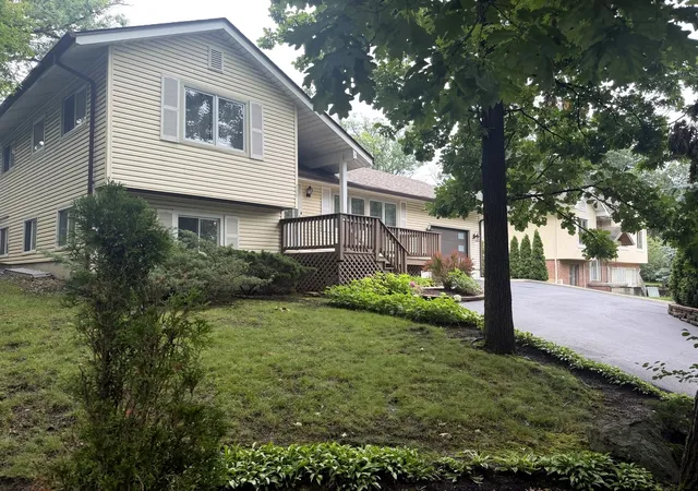 Homes for sale in Lake Bluff, IL | 209 Rivers Dr, Lake Bluff, IL 60044 | MLS# 12699919