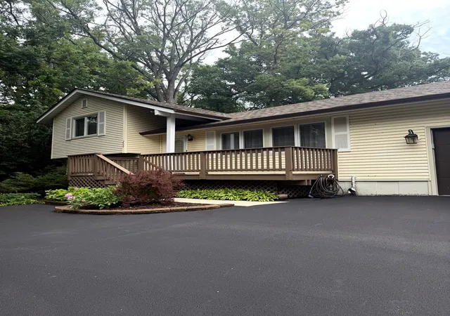 Homes for sale in Lake Bluff, IL | 209 Rivers Dr, Lake Bluff, IL 60044 | MLS# 12699919