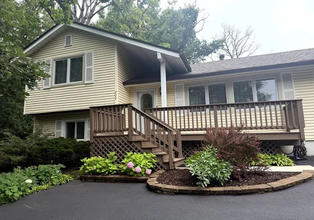 Homes for sale in Lake Bluff, IL | 209 Rivers Dr, Lake Bluff, IL 60044 | MLS# 12699919