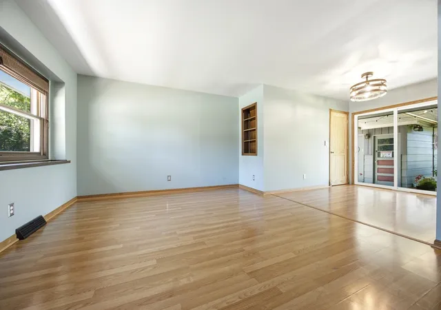 5th image of 5609 Bellville Dr, Rockford, IL 61108 | MLS# 12699941