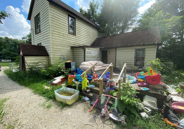 Homes for sale in Bloomington, IL | 1413 W Oakland Ave, Bloomington, IL 61701 | MLS# 12699953