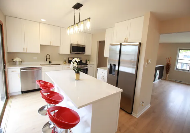 2nd image of 7523 Nottingham Dr, Tinley Park, IL 60477 | MLS# 12699954