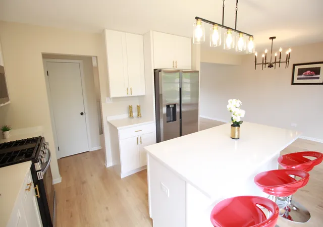 4th image of 7523 Nottingham Dr, Tinley Park, IL 60477 | MLS# 12699954
