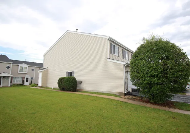 Homes for sale in Joliet, IL | 1851 Towhee Ct, Joliet, IL 60435 | MLS# 12699958