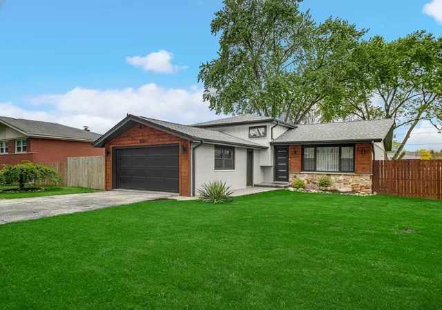 Homes for sale in Palos Hills, IL | 10324 S 81st Ave, Palos Hills, IL 60465 | MLS# 12699966