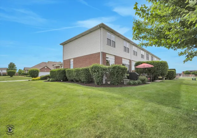 Homes for sale in New Lenox, IL | 2733 Foxwood Dr, New Lenox, IL 60451 | MLS# 12699968