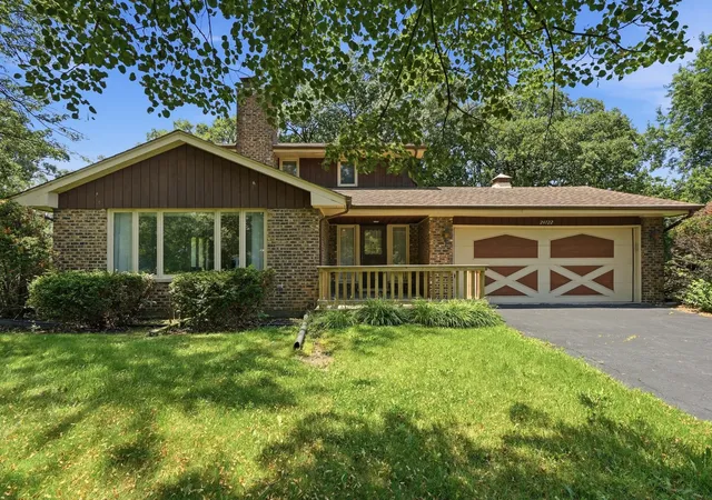 Homes for sale in Crete, IL | 24722 S Oak Ln, Crete, IL 60417 | MLS# 12699971