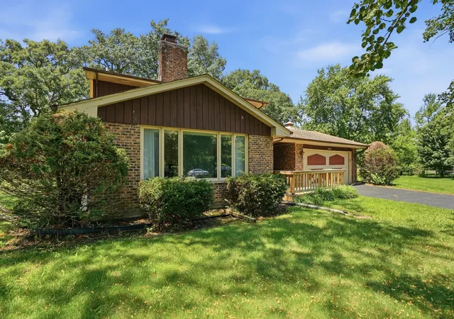 Homes for sale in Crete, IL | 24722 S Oak Ln, Crete, IL 60417 | MLS# 12699971