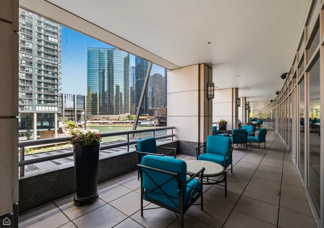 Homes for sale in Chicago, IL | 333 N Canal St #3003, Chicago, IL 60606 | MLS# 12699977