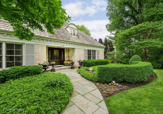 Homes for sale in Hinsdale, IL | 620 S Elm St, Hinsdale, IL 60521 | MLS# 12700003