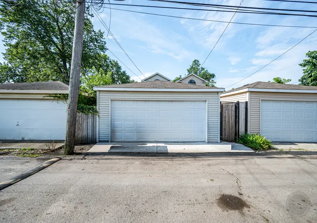 54th image of 1138 W 95th Pl W, Chicago, IL 60643 | MLS# 12700004