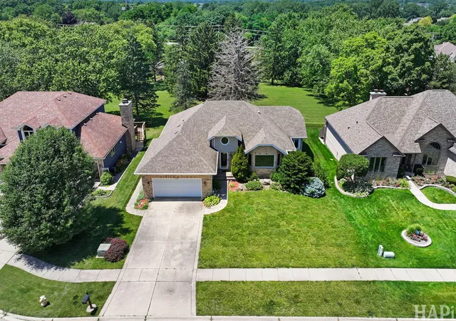 Homes for sale in Antioch, IL | 612 Edelweiss Dr, Antioch, IL 60002 | MLS# 12700047