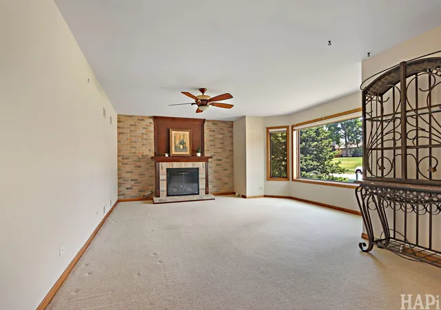 Photo 3 of Single family home for sale at 612 Edelweiss Dr, Antioch, IL 60002 | MLS# 12700047 | Listing updated on 2026-09-22