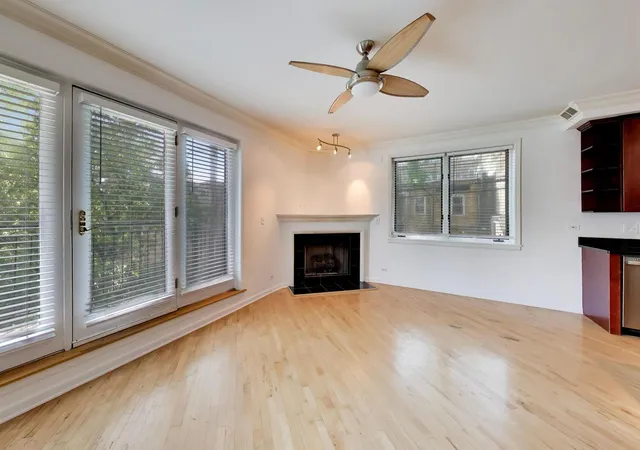 3rd image of 815 N Marshfield Ave, Chicago, IL 60622