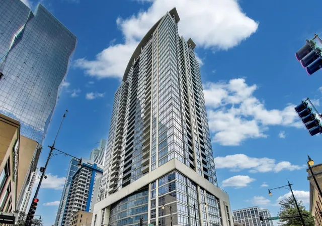 Homes for sale in Chicago, IL | 100 E 14Th St, Chicago, IL 60605
