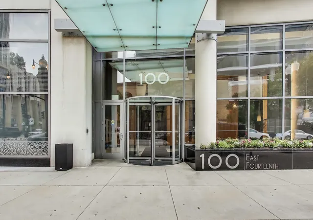 Homes for sale in Chicago, IL | 100 E 14Th St, Chicago, IL 60605