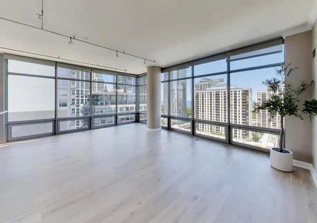 Homes for sale in Chicago, IL | 100 E 14Th St, Chicago, IL 60605