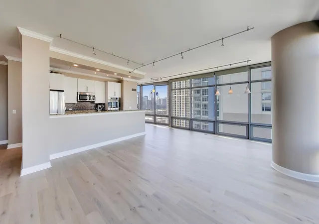 Homes for sale in Chicago, IL | 100 E 14Th St, Chicago, IL 60605