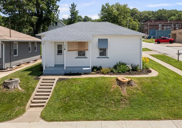 Homes for sale in Port Byron, IL | 302 N Main St, Port Byron, IL 61275 | MLS# 12700071