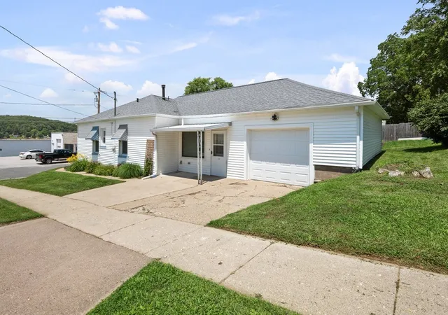 Homes for sale in Port Byron, IL | 302 N Main St, Port Byron, IL 61275 | MLS# 12700071