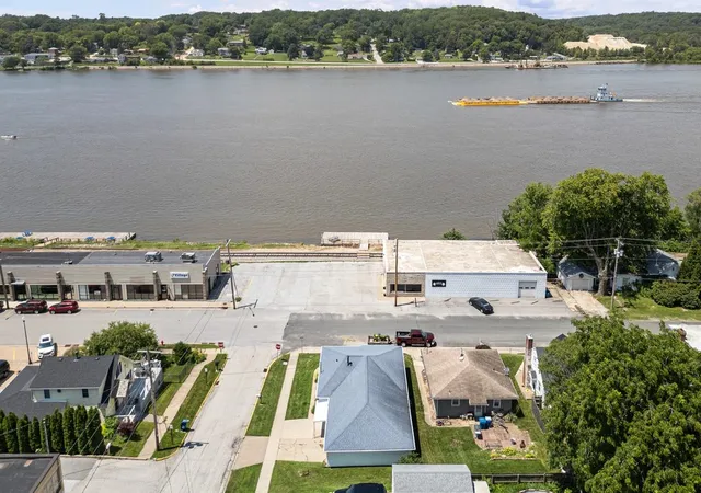 Homes for sale in Port Byron, IL | 302 N Main St, Port Byron, IL 61275 | MLS# 12700071