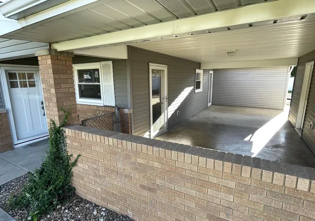 Homes for sale in Streator, IL | 9 Hilltop Dr, Streator, IL 61364 | MLS# 12700082
