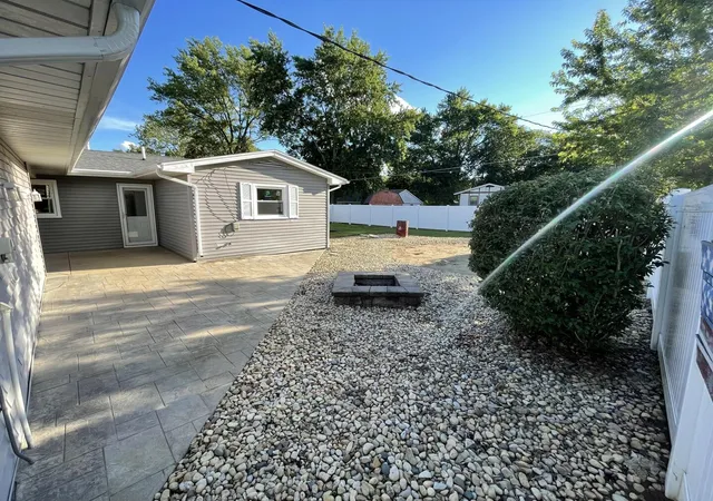 Homes for sale in Streator, IL | 9 Hilltop Dr, Streator, IL 61364 | MLS# 12700082
