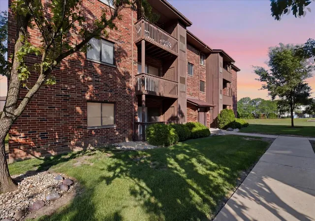 Photo 1 of Sale Pending at 15805 Peggy Ln #6, Oak Forest, IL 60452 | MLS# 12700084 | Listing updated on 2026-09-06