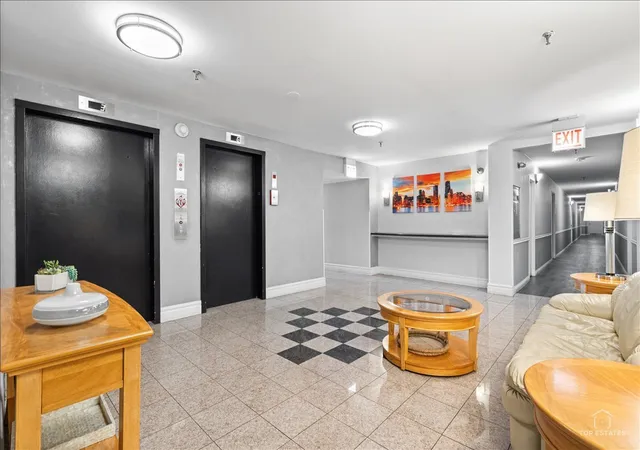 Homes for sale in Glenview, IL | 3700 Capri Ct #104, Glenview, IL 60025 | MLS# 12700110