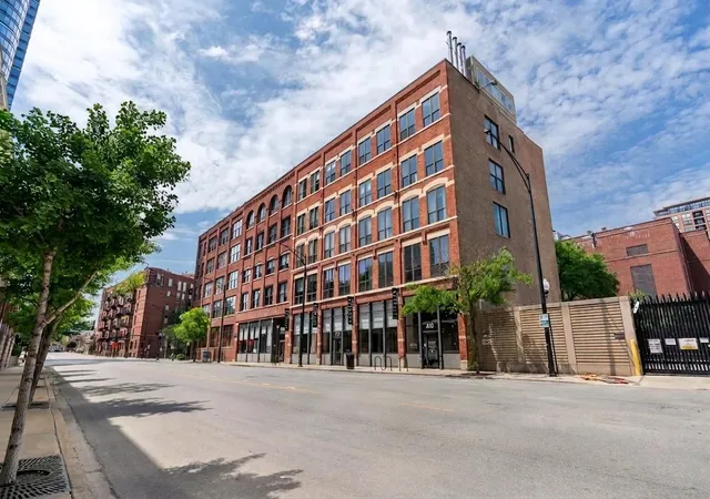 Homes for sale in Chicago, IL | 420 W Grand Ave #5D, Chicago, IL 60654 | MLS# 12700146