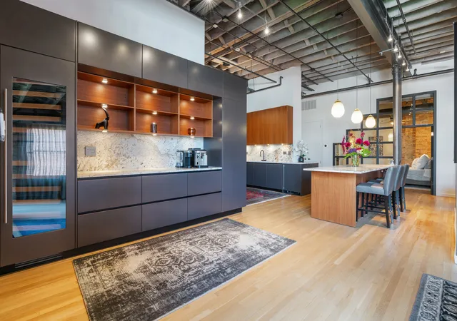 5th image of 420 W Grand Ave, Chicago, IL 60654