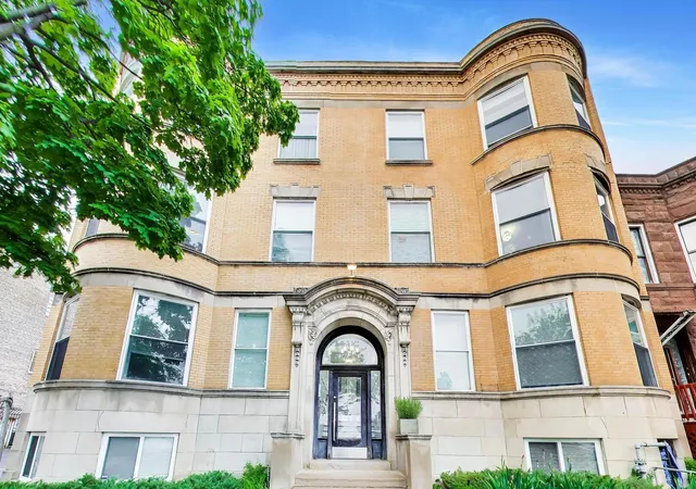 Photo 2 of Condo for sale at 616 E 46th Street #2, Chicago, IL 60653 | MLS# 12700151 | Listing updated on 2026-09-12