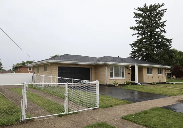 Homes for sale in South Holland, IL | 16644 Maple St, South Holland, IL 60473 | MLS# 12700157