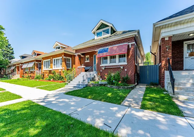 2nd image of 5933 S Sacramento Ave, Chicago, IL 60629 | MLS# 12700180