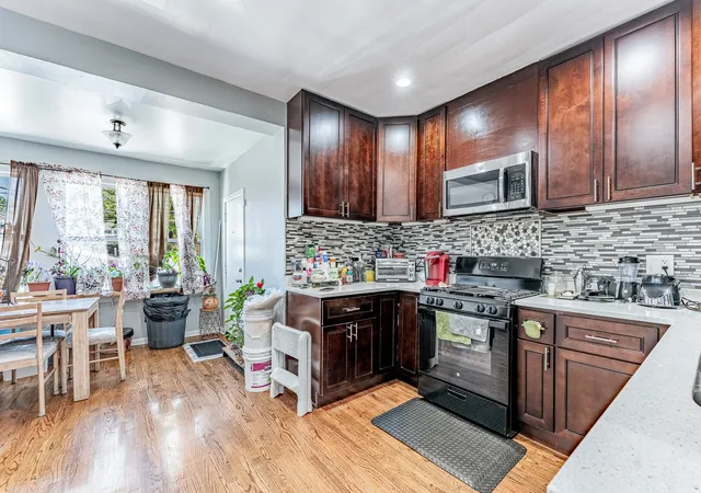 4th image of 5933 S Sacramento Ave, Chicago, IL 60629 | MLS# 12700180
